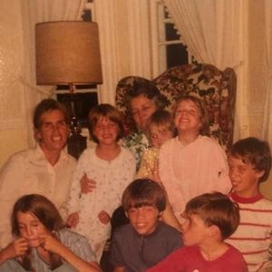 Meet your Posher, Elaine